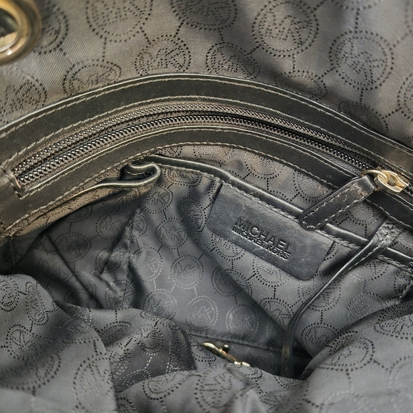 Michael Kors Jet Set Canvas Tote Bag - Picture 9 of 15